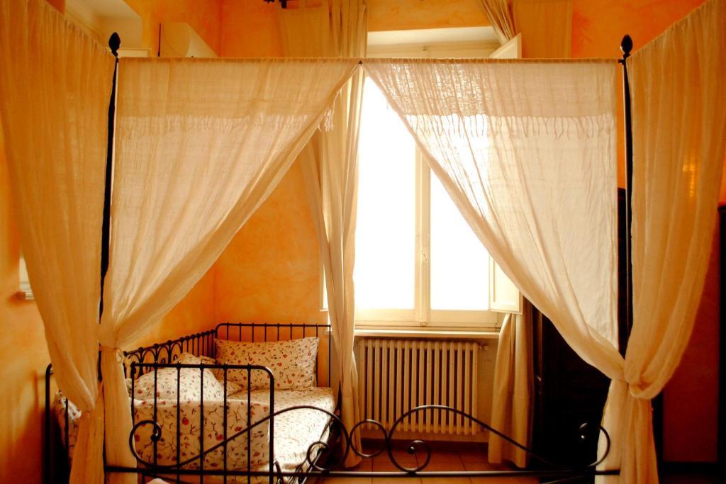 B&B Millequattrocento Γκαέτα Δωμάτιο φωτογραφία